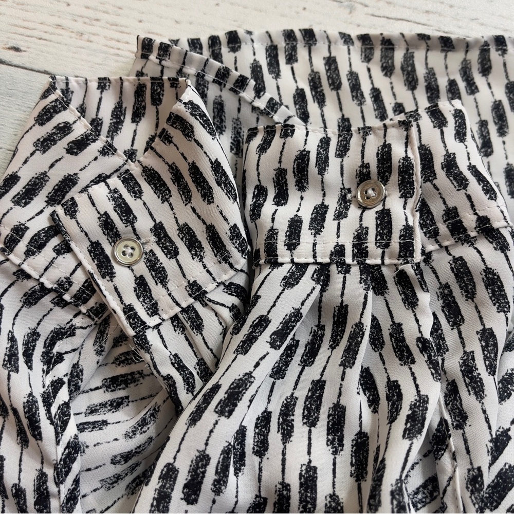 Candie’s Button Up Roll Tab Sleeves Exposed Shoulder Double Pocket High Low S - Picture 2 of 8